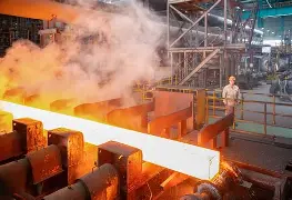 钢雕设计的恩泽将装点车尼尔球场