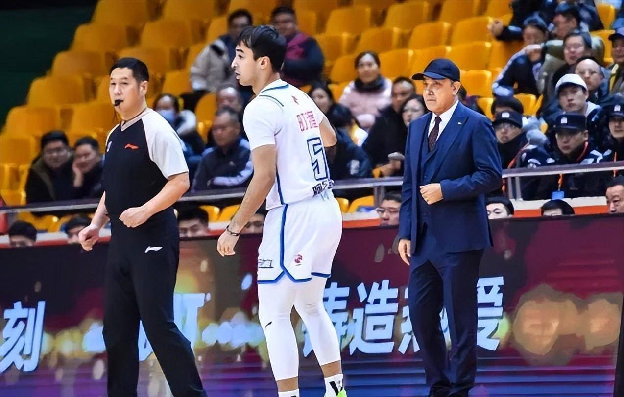 黑龙江男篮客场失败，球队形势堪忧