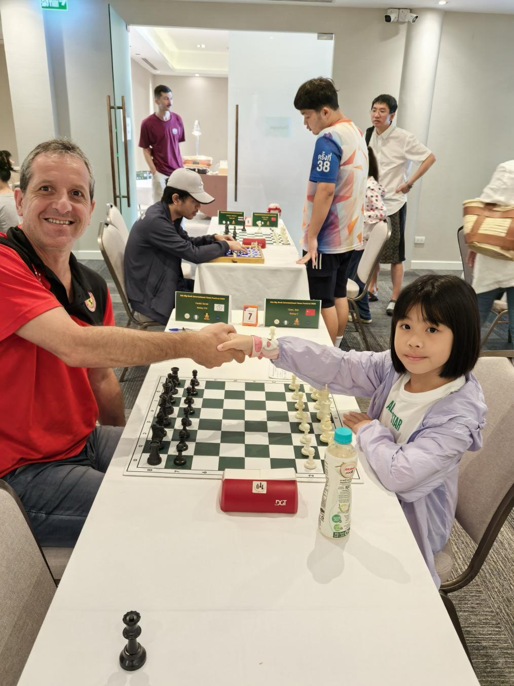 国际象棋选手展现实力，夺得金牌