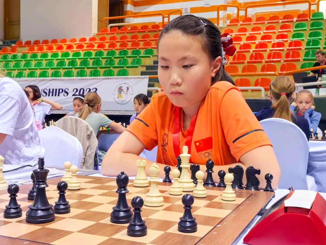 国际象棋选手展现实力，夺得金牌