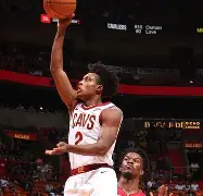 利兹主场大胜兹沃勒，克雷顿连胜之狼凶悍妖猛