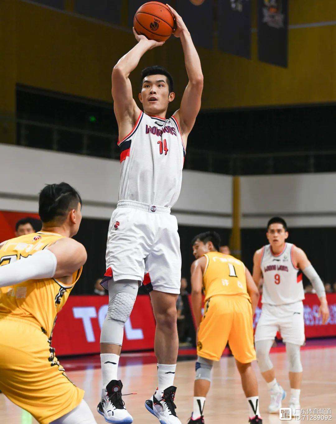 贵州男篮再次展现决心，赢得掌声喝彩