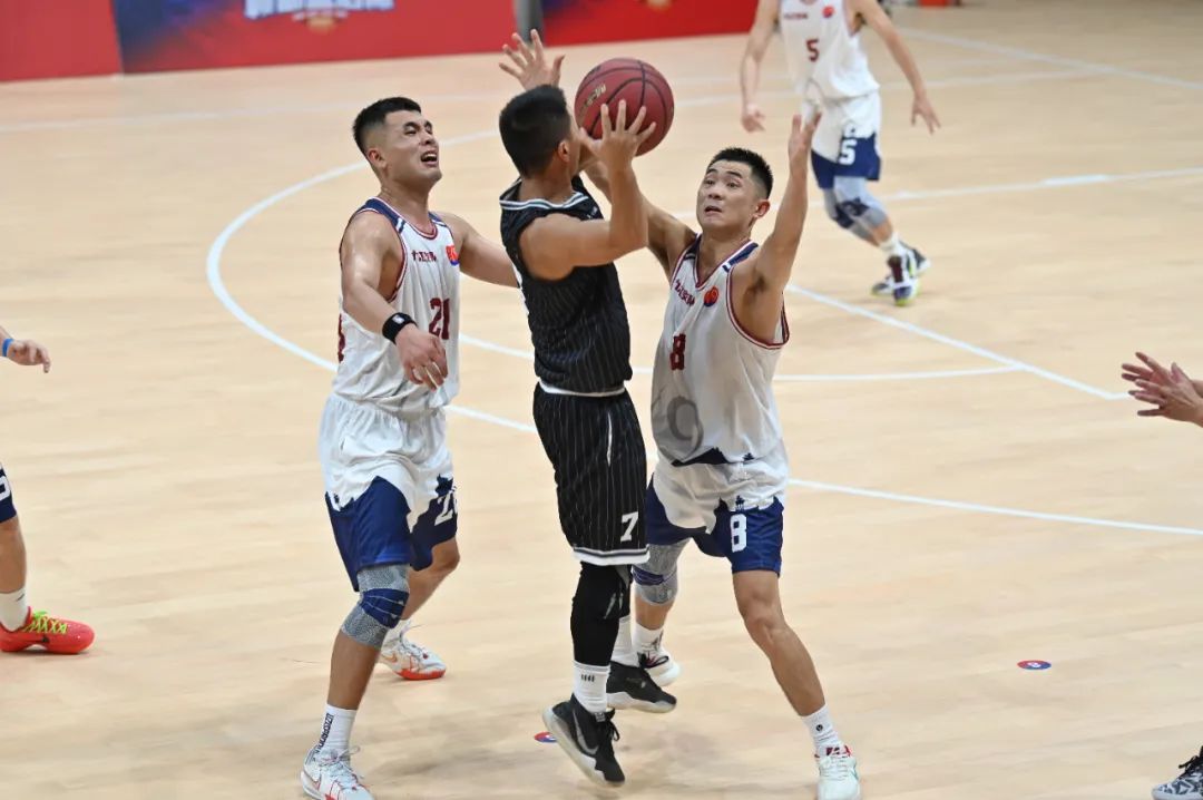 江西男篮表现出色，轻松取得晋级资格