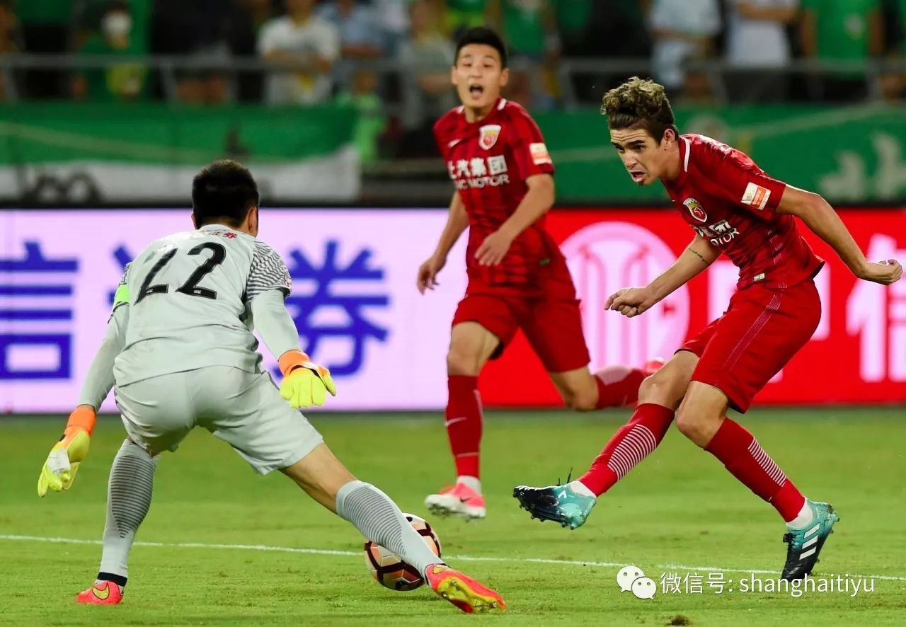 上港主场大捷，领先积分榜巅峰位置