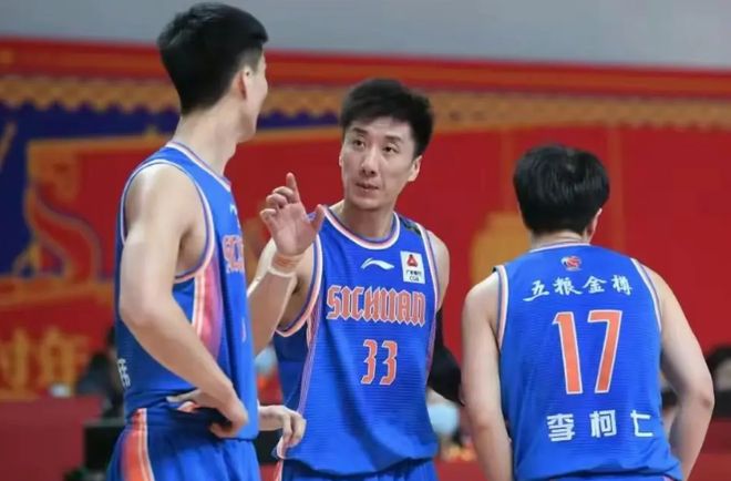 重庆男篮突然解约外援，球队伤亡惨重