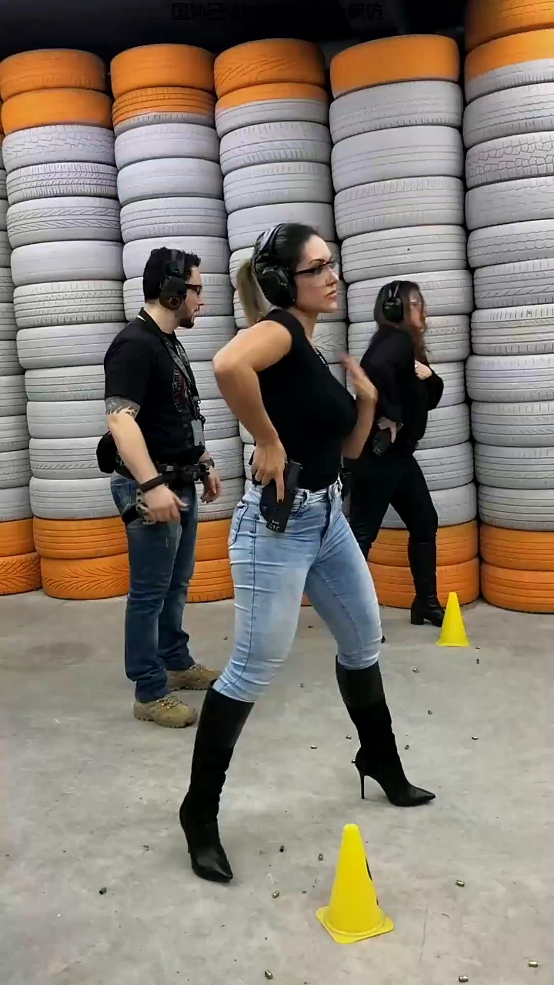 挑战极限！女子射击选手完美发挥