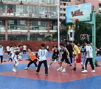 科威特球队势不可挡，赢得观众掌声