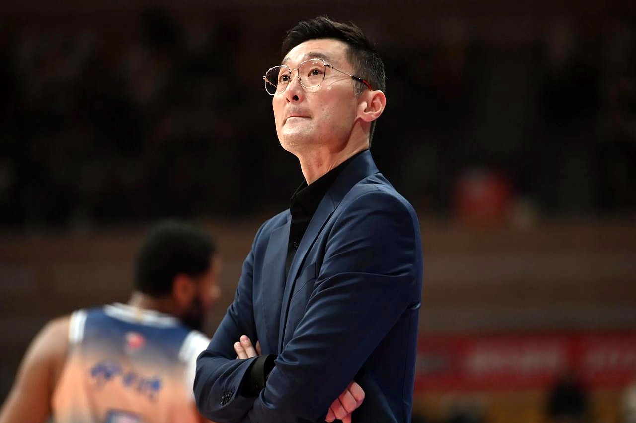 新疆队主帅因病缺席关键比赛