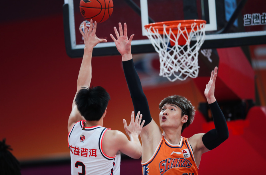 ysbSPORTS-夺冠热门双雄争锋，胜负悬念动人