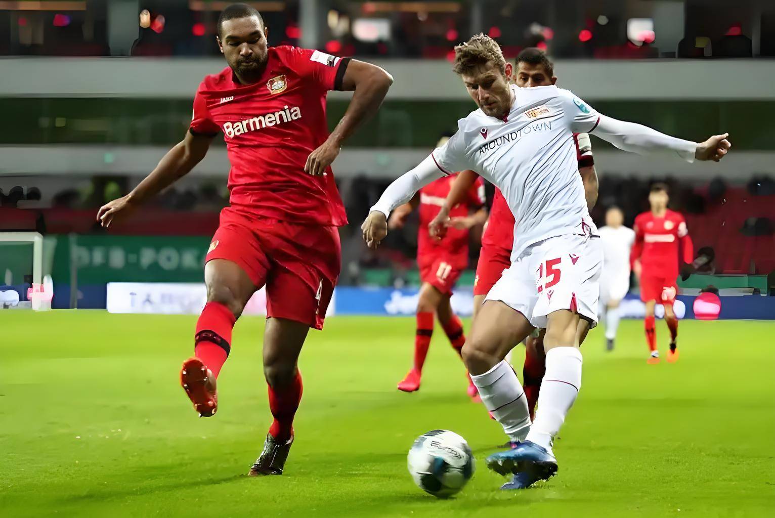 勒沃库森球员爆发进攻火力，连续破门