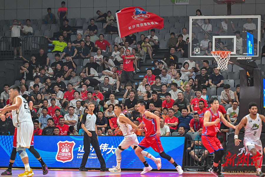 玻尔顿主场胜出，实力逐渐提升保持领先