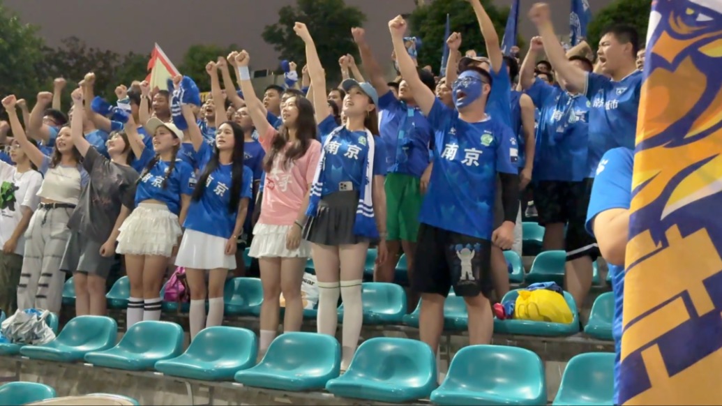 足球比赛热度持续,球迷呼声高涨 足球比赛热度持续,球迷呼声高涨