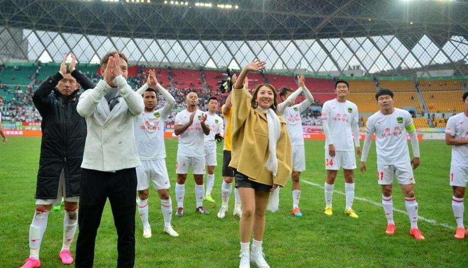 大连一方与贵州恒丰对决，双方拼尽全力