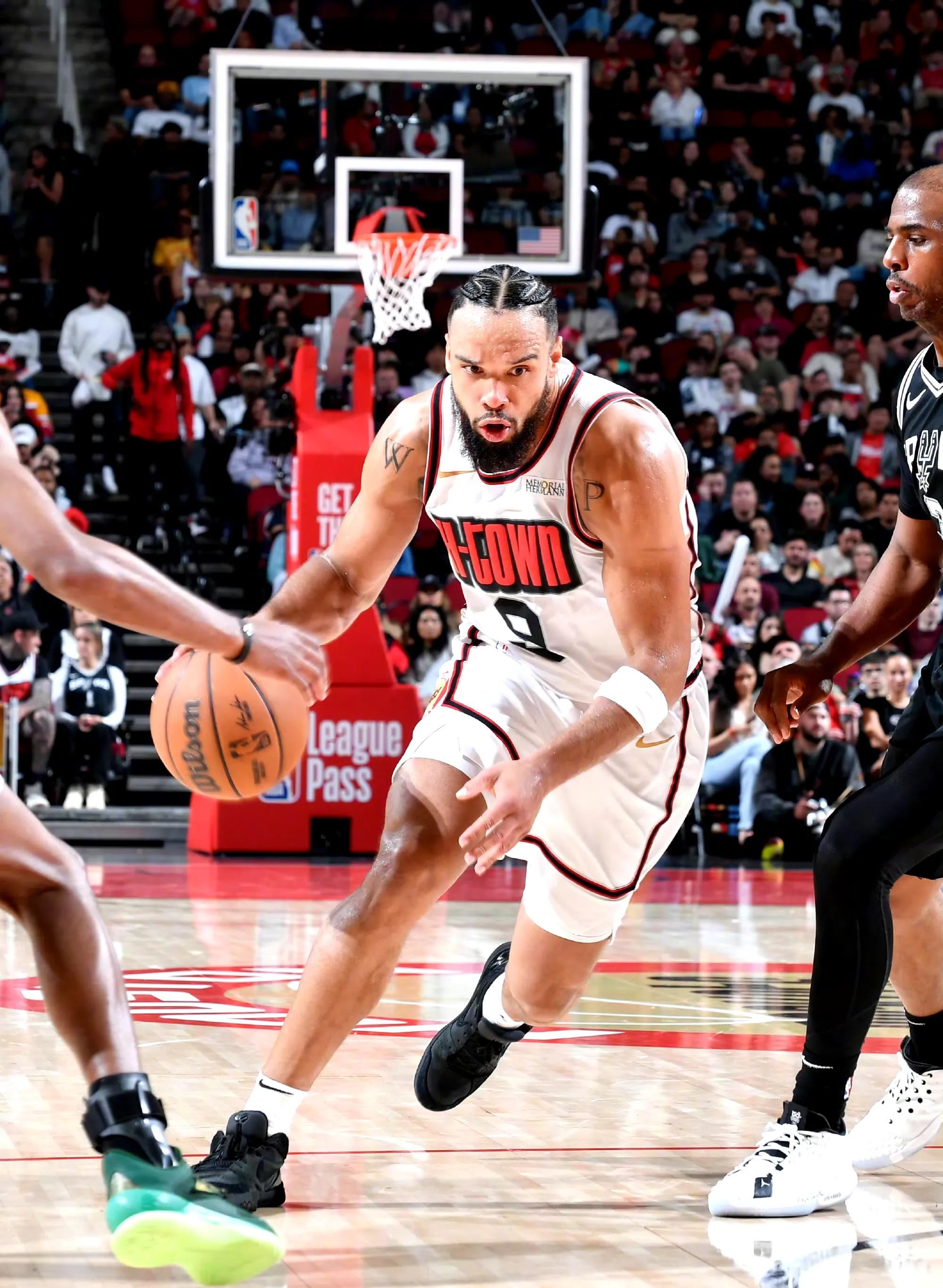 火箭客场惨败国王,遭遇五连败 火箭客场惨败国王,遭遇五连败