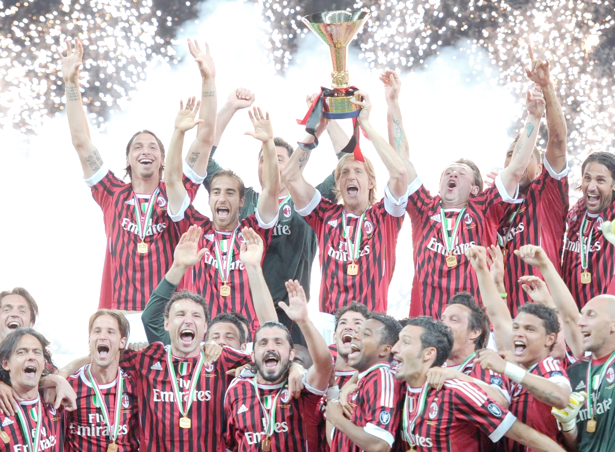 AC米兰主场击败对手,稳定领先位置牢固榜首 AC米兰主场击败对手,稳定领先位置牢固榜首