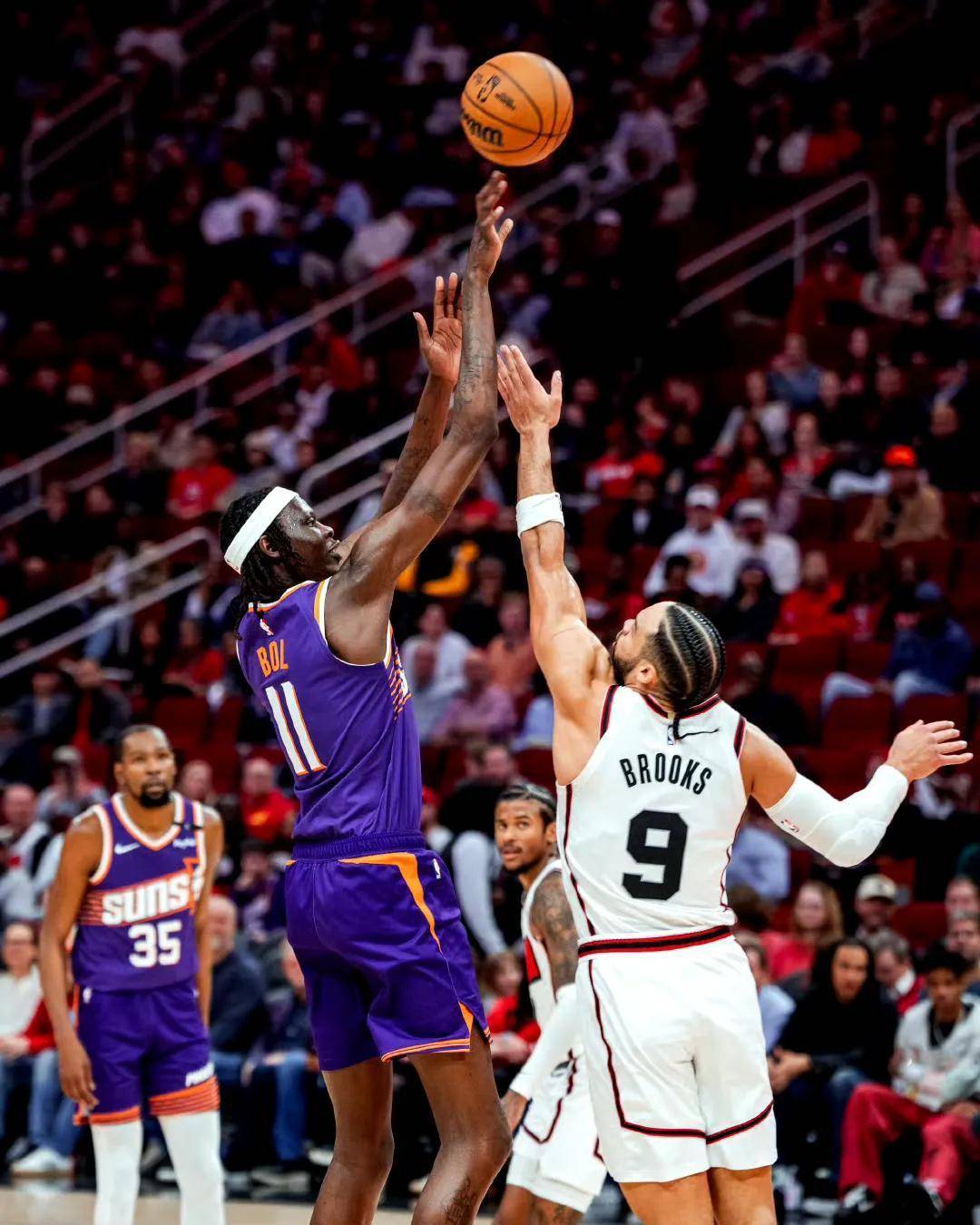 易胜博体育官方网站-篮网大胜对手，积极备战下一场比赛