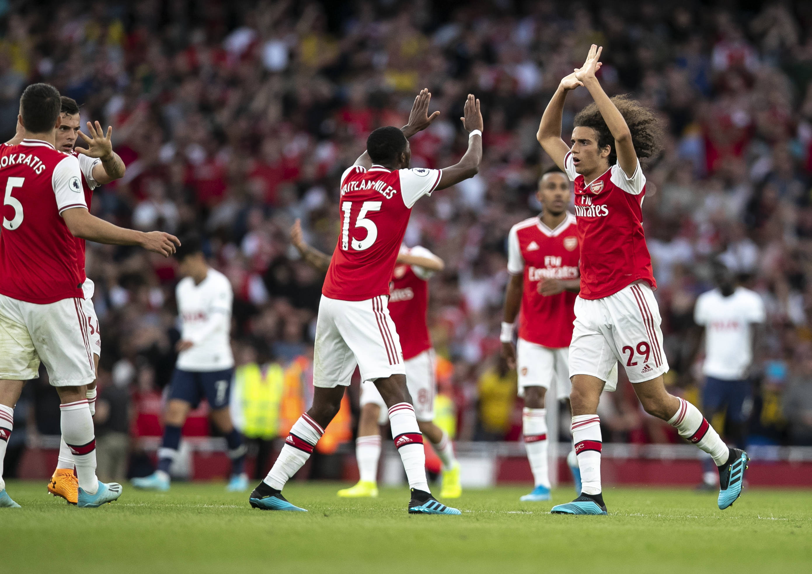 阿拉维斯主场不敌强敌，遭遇败绩