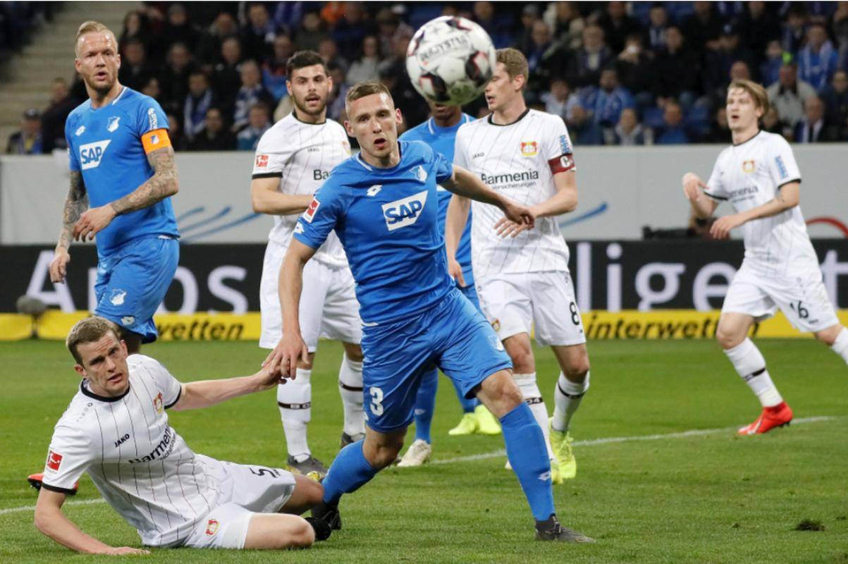 霍芬海姆惨败凡尔赛,法甲联赛形势严峻 霍芬海姆惨败凡尔赛,法甲联赛形势严峻