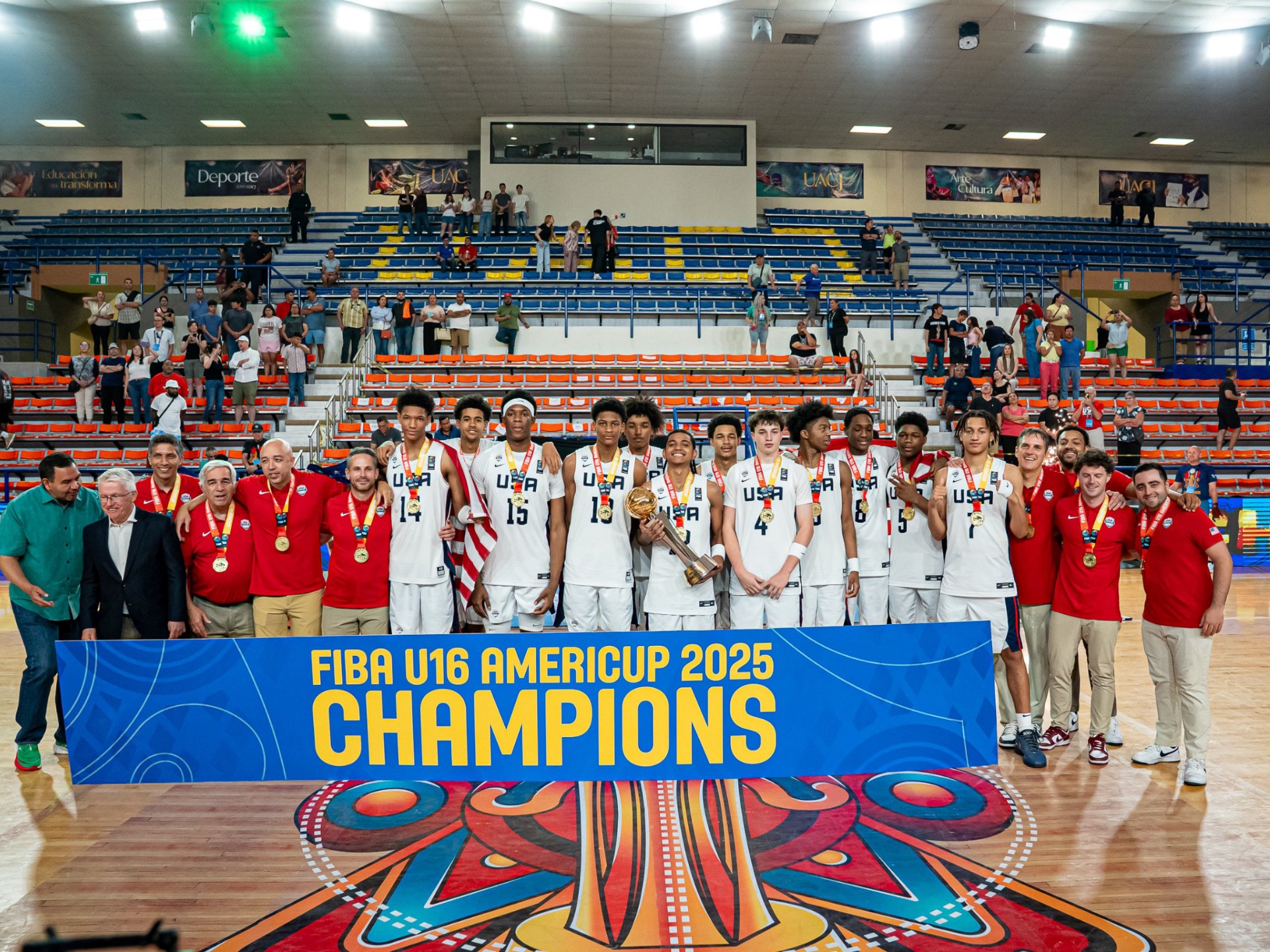 美国队在比赛中展现出色实力 美国队在比赛中展现出色实力