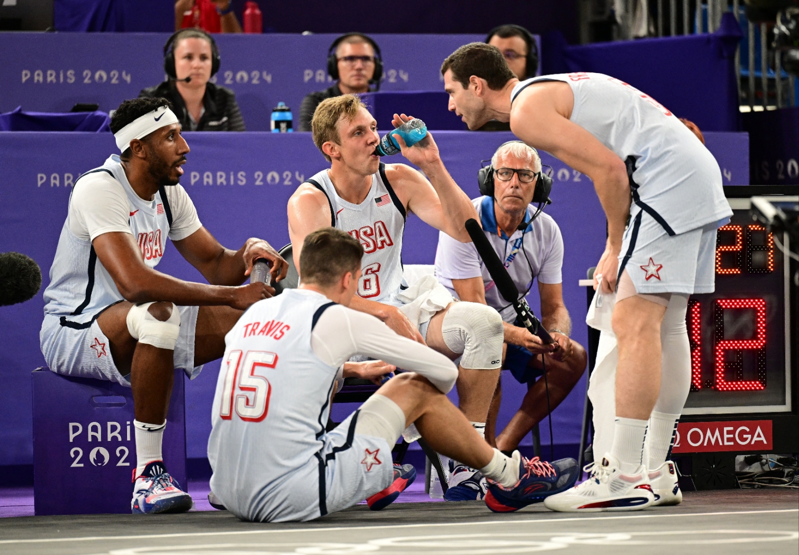 美国国际篮球队主帅因私事缺席比赛