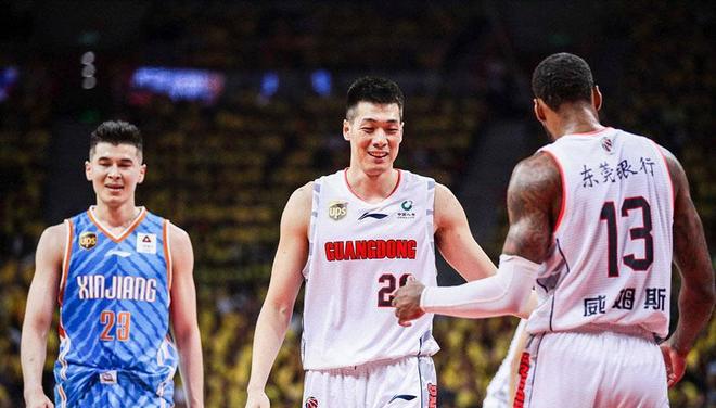 阿联砍下两双数据,助广东豪取季后赛开门红 阿联砍下两双数据,助广东豪取季后赛开门红