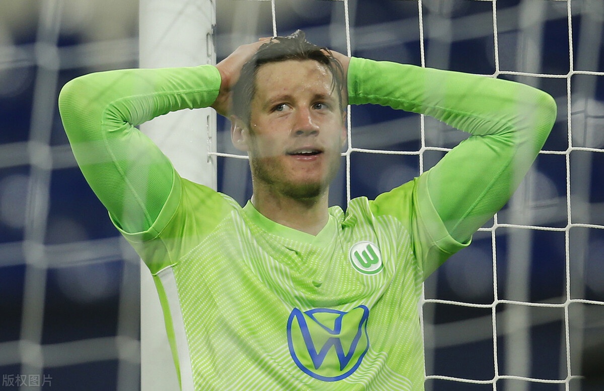 沃尔夫斯堡主教练宣布辞职，球队动荡