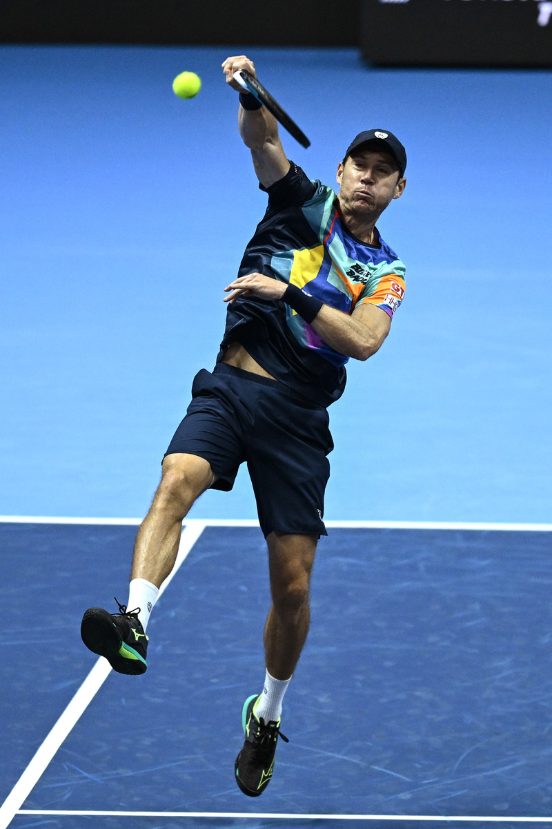 英国男子网球选手晋级四分之一决赛