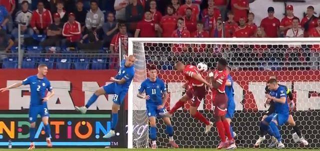 瑞士球队在关键比赛中稳扎稳打，获得惊险胜利