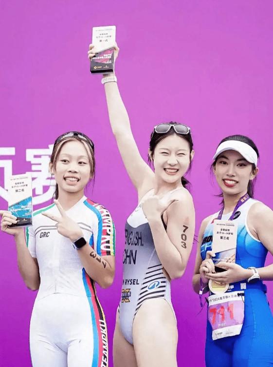 中国选手实力出众,一举夺得铁人三项桂冠 中国选手实力出众,一举夺得铁人三项桂冠