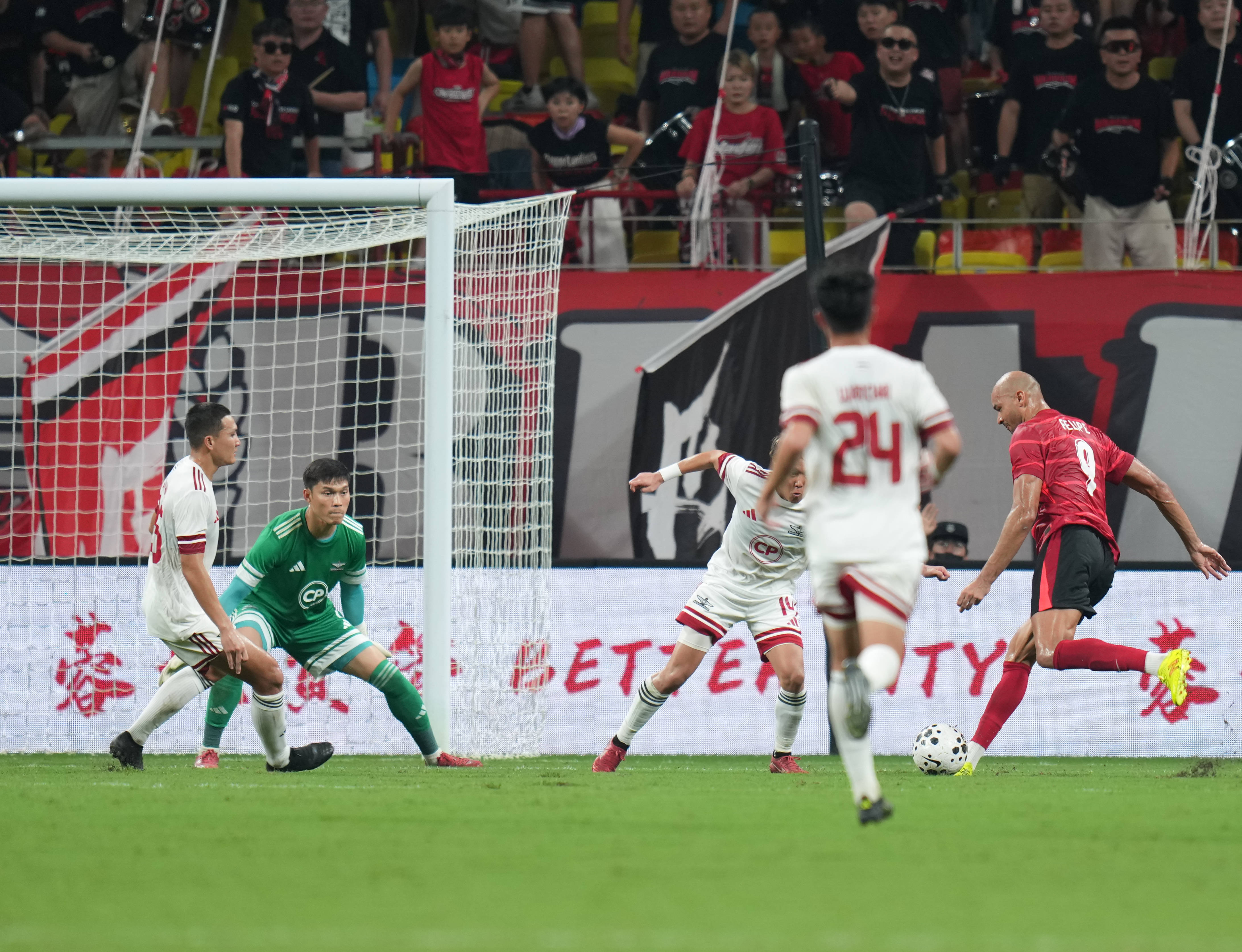 曼谷联队表现出色,豪取亚冠大胜 曼谷联队表现出色,豪取亚冠大胜