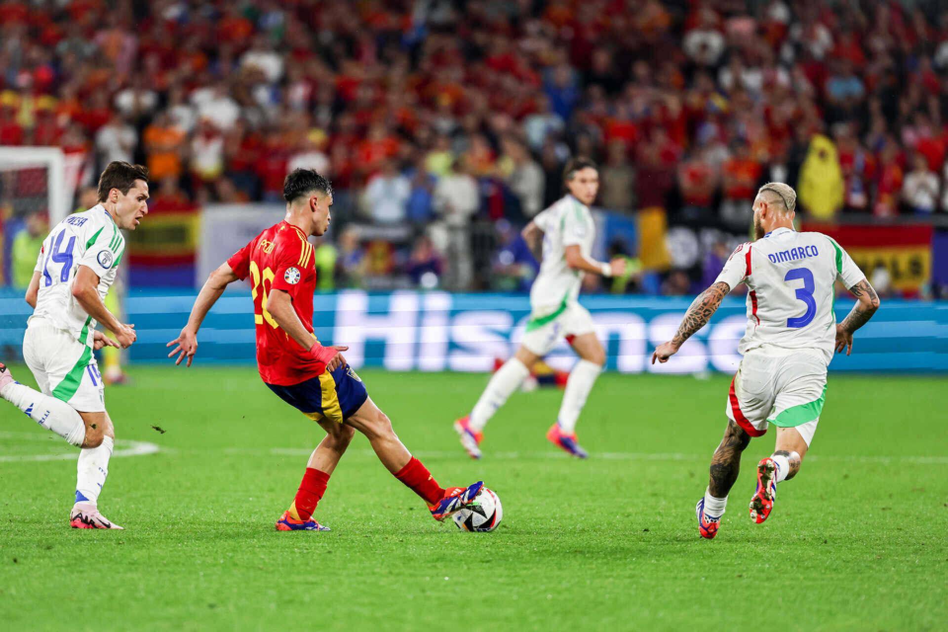 易胜博体育官方网站-欧洲冠军联赛四强对阵赛火爆开打，焦点比赛不容错过