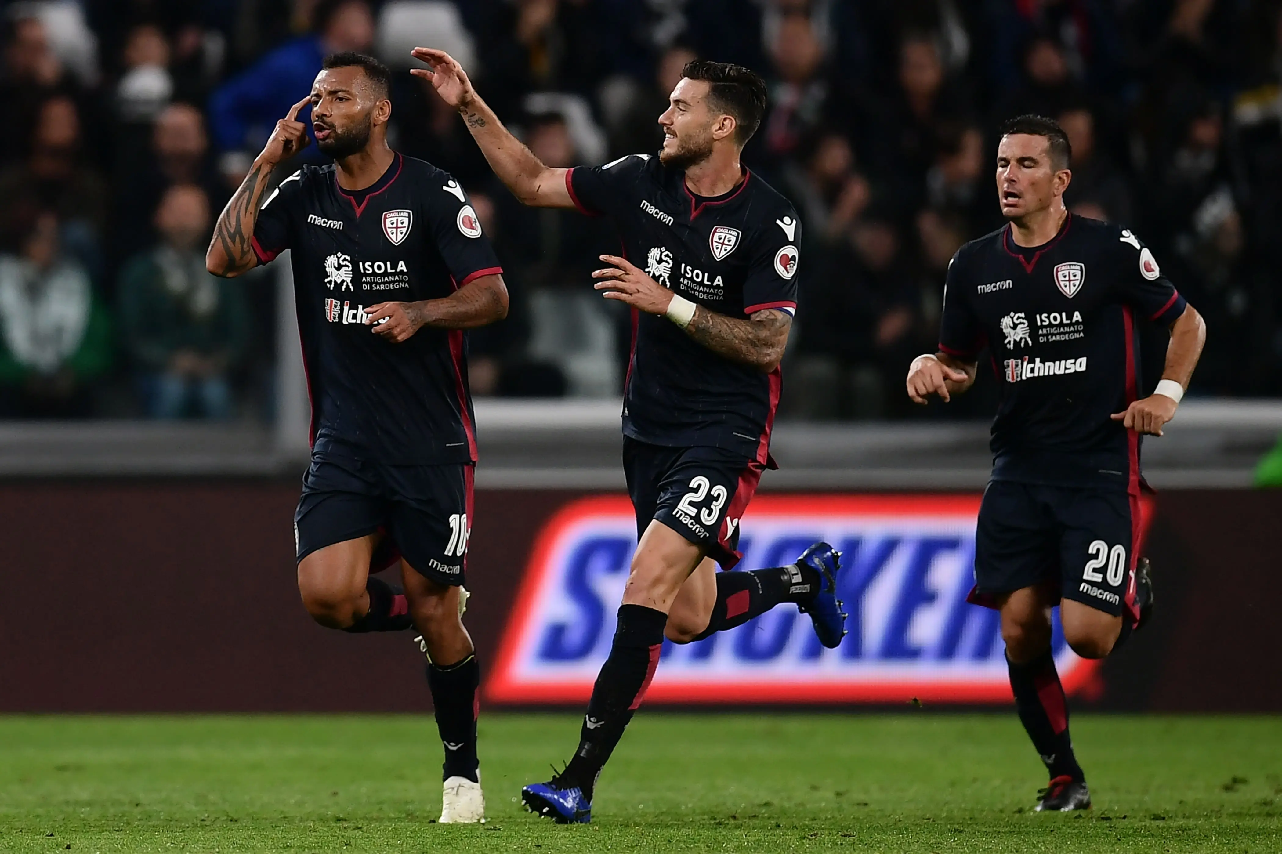 AC米兰攻势如潮,多次制造威胁 AC米兰攻势如潮,多次制造威胁