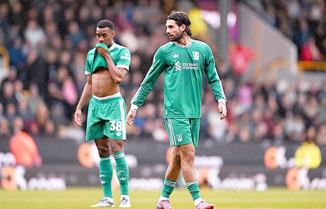 利物浦客场不敌伯恩利,榜首位置受挑战 利物浦客场不敌伯恩利,榜首位置受挑战