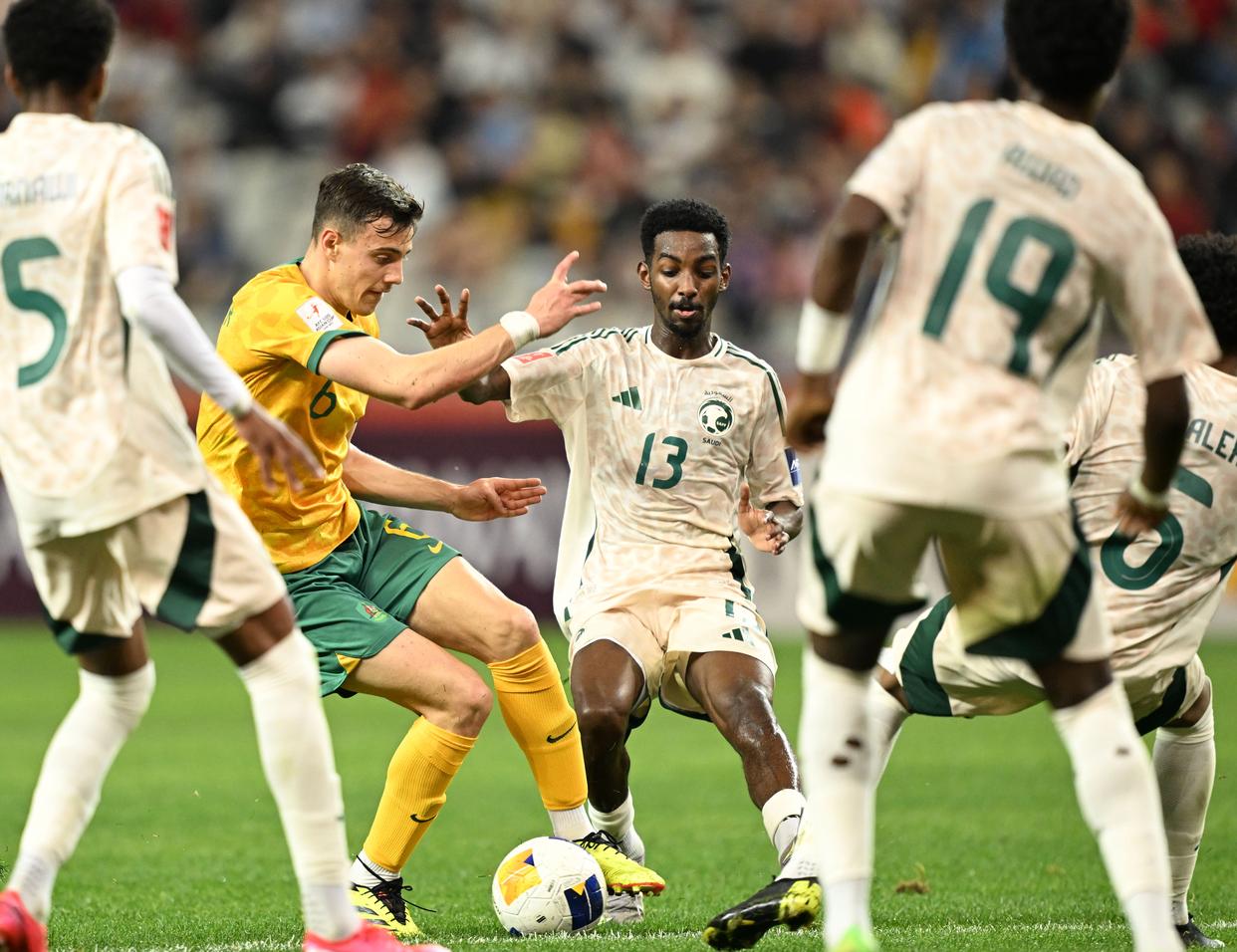 澳洲豪门决心取胜,领跑亚洲足球赛事追寻辉煌 澳洲豪门决心取胜,领跑亚洲足球赛事追寻辉煌