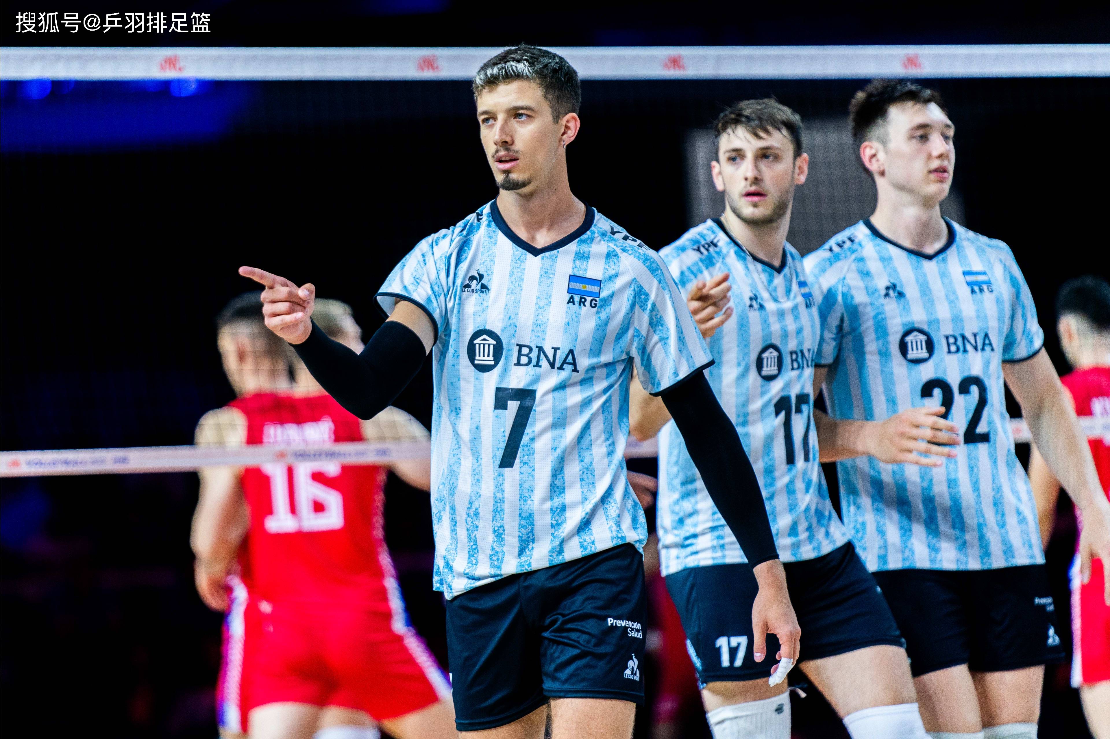 ysbSPORTS-冰岛队核玻仁副投进三球，意大利被逼降级